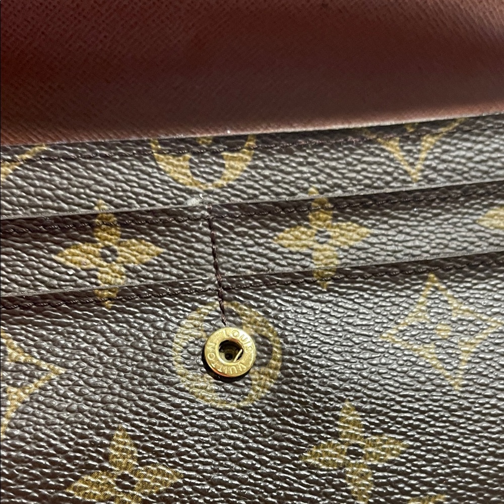 Louis Vuitton Black and Gold Monogram Wallet (Preloved) - Picture 11 of 12